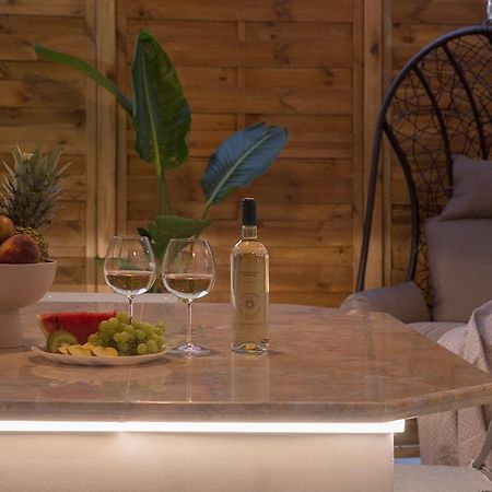 Luxury Apartment With Jacuzzi Close To Acropolis - Living Stone Zircon Atenas Exterior foto