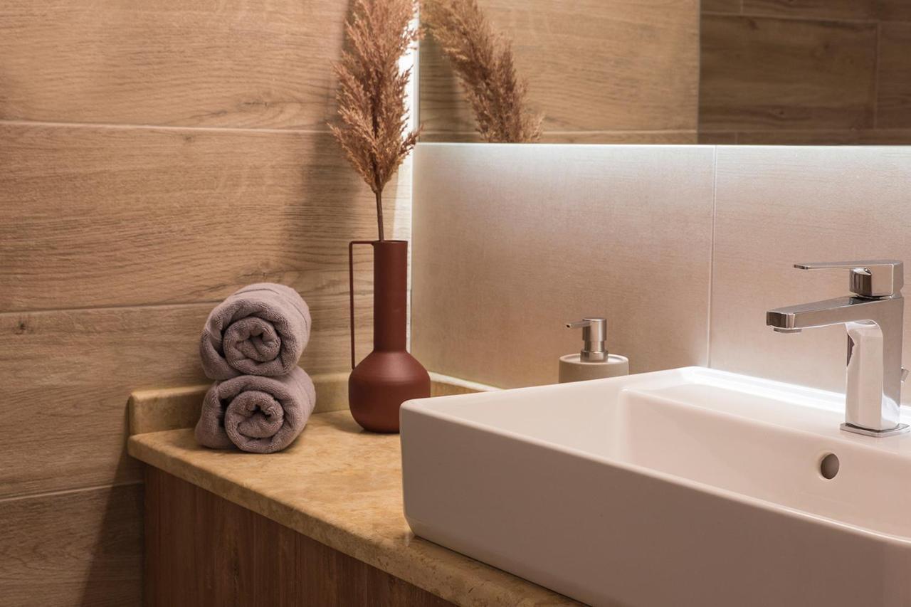 Luxury Apartment With Jacuzzi Close To Acropolis - Living Stone Zircon Atenas Exterior foto