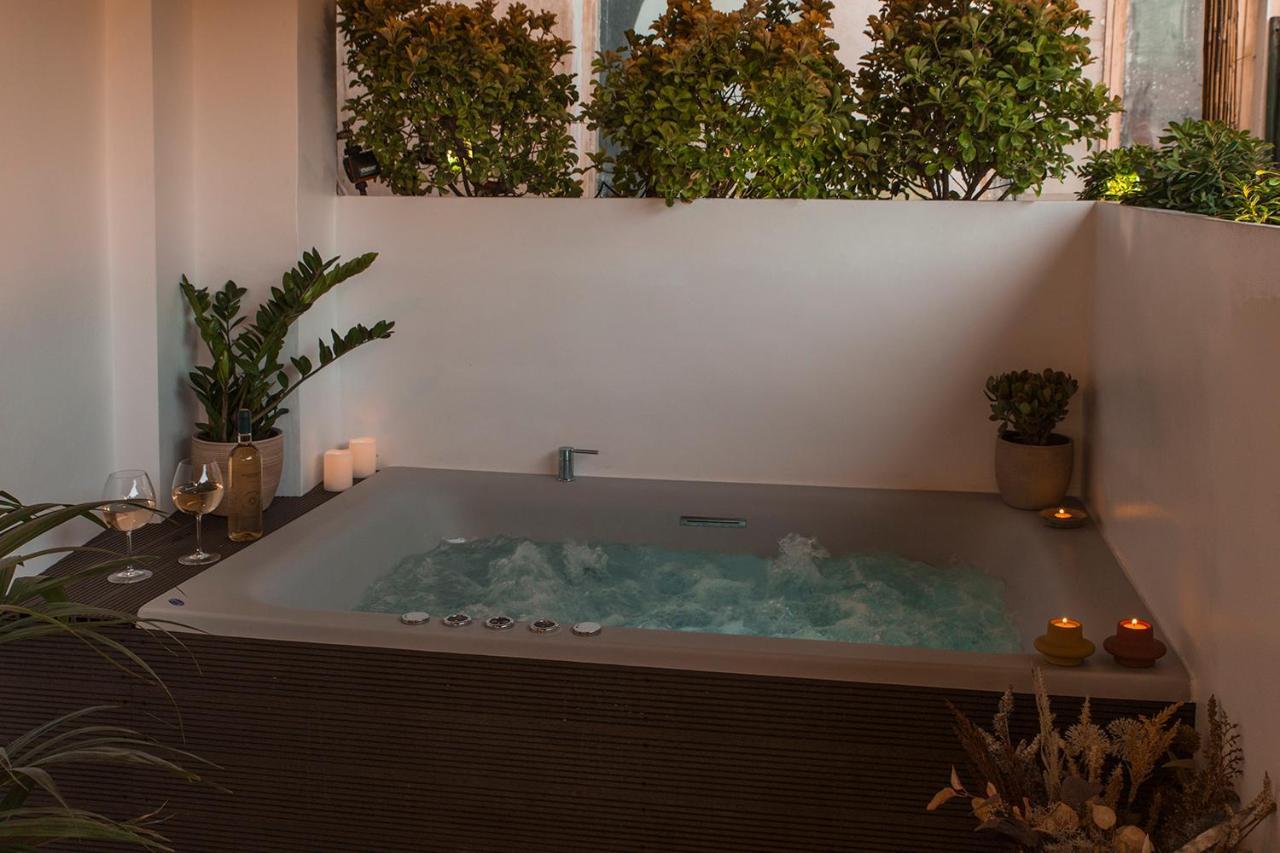 Luxury Apartment With Jacuzzi Close To Acropolis - Living Stone Zircon Atenas Exterior foto